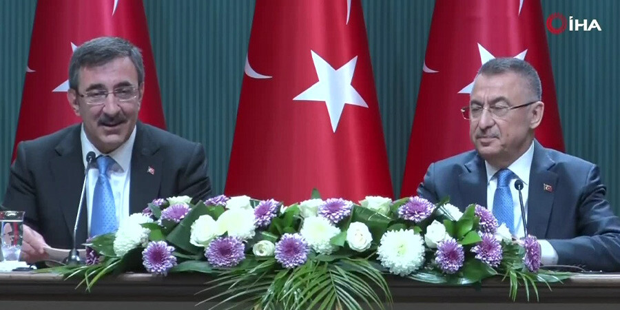 Son dakika... Fuat Oktay Cumhurbaşkanı Yardımcısı görevini Cevdet Yılmaz'a devretti.