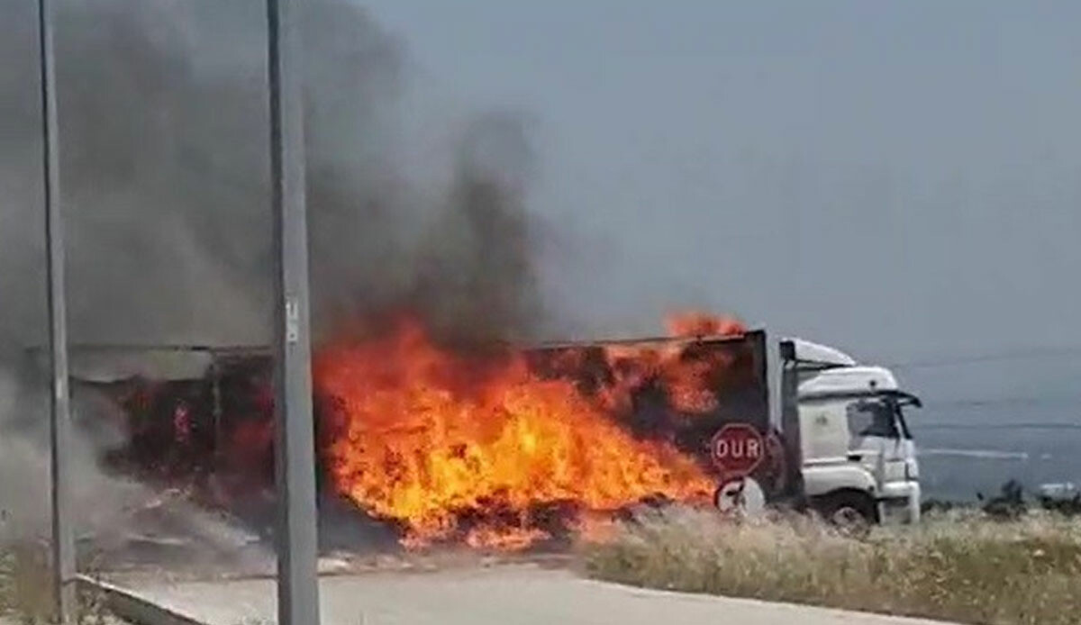Çanakkale’de korku dolu anlar: Tır alev alev yandı