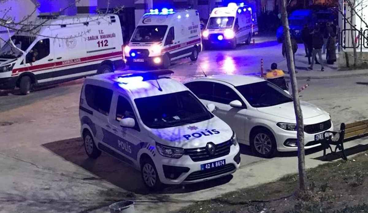 Konya'da silahlı kavga ortalığı savaş alanına çevirdi! 8'i polis 12 yaralı var Konya'da silahlı kavga ortalığı savaş alanına çevirdi! 8'i polis 12 yaralı var