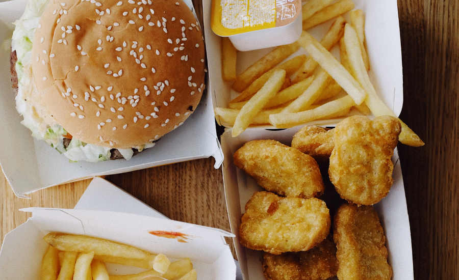 Bu yiyeceklerin yanından bile geçmeyin… İşte en sağlıksız yiyecekler