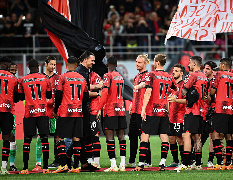 Zlatan İbrahimovic futbolu bıraktı! Efsane golcü gözyaşlarıyla veda etti Zlatan İbrahimovic futbolu bıraktı! Efsane golcü gözyaşlarıyla veda etti