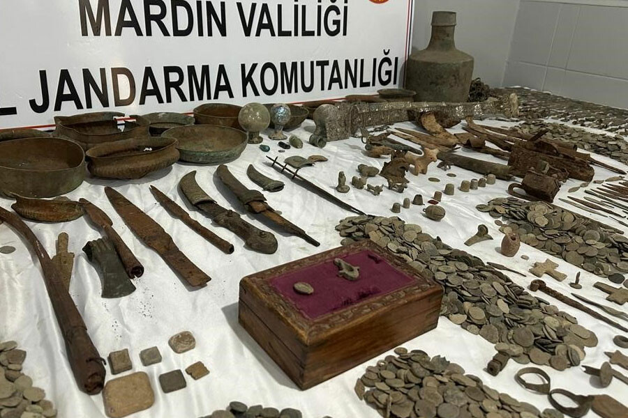 Tarihi eser operasyonu: 22 bin parça ele geçirildi Tarihi eser operasyonu: 22 bin parça ele geçirildi