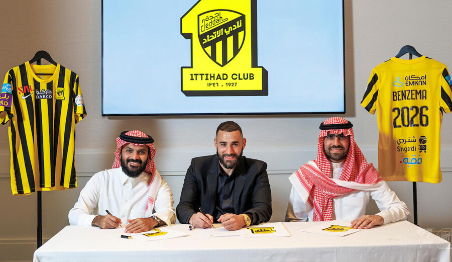 Karim Benzema yıllık 200 milyon euroya Suudi Arabistan'ın Al-Ittihad takımına transfer oldu Karim Benzema yıllık 200 milyon euroya Suudi Arabistan'ın Al-Ittihad takımına transfer oldu
