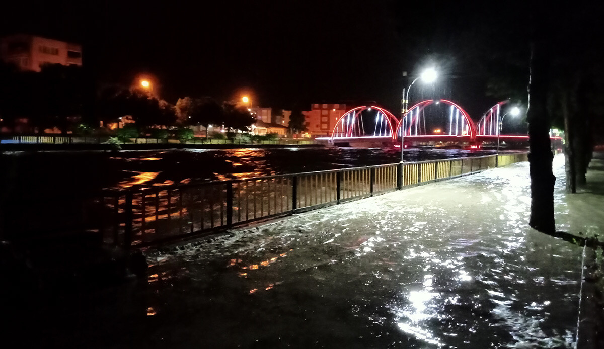 Samsun'da Terme Çayı taştı: Sağanak taşkınlara yol açtı