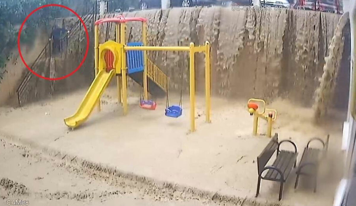 Samsun&#039;daki sel felaketinden kaçış anı böyle görüntülendi