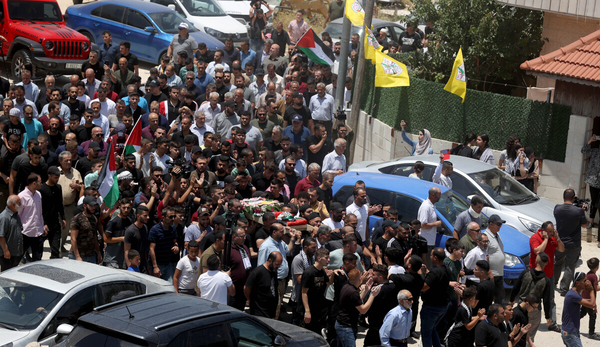İsrail’in katlettiği Filistinli bebeğin cenazesinde insan seli! BM, soruşturma talep etti İsrail’in katlettiği Filistinli bebeğin cenazesinde insan seli! BM, soruşturma talep etti