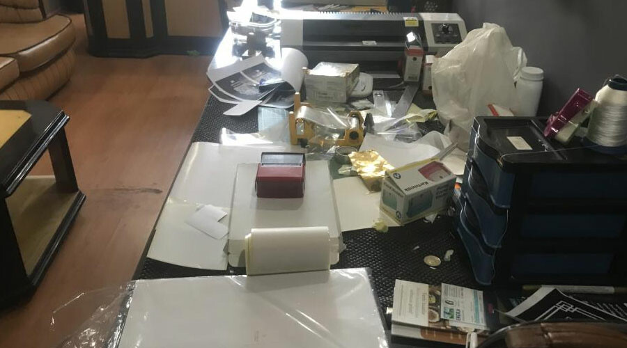 İstanbul'da sahte pasaport operasyonu: Göçmen ticareti için matbaa kurmuşlar!