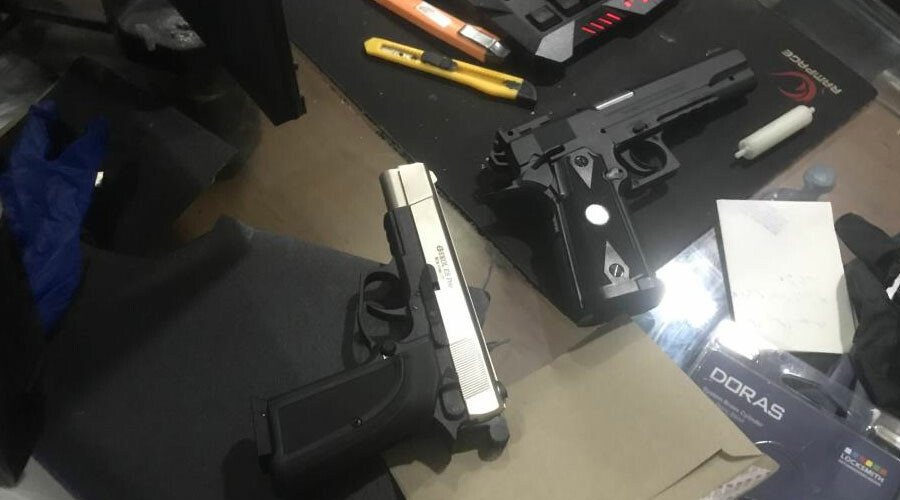 İstanbul'da sahte pasaport operasyonu: Göçmen ticareti için matbaa kurmuşlar!