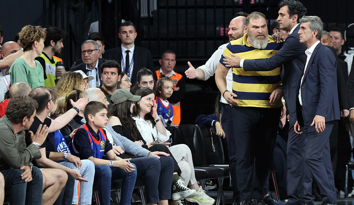 A.Efes maçı sonrası Fenerbahçe'den hakemlere tepki: Dur demenin zamanı gelmiştir A.Efes maçı sonrası Fenerbahçe'den hakemlere tepki: Dur demenin zamanı gelmiştir
