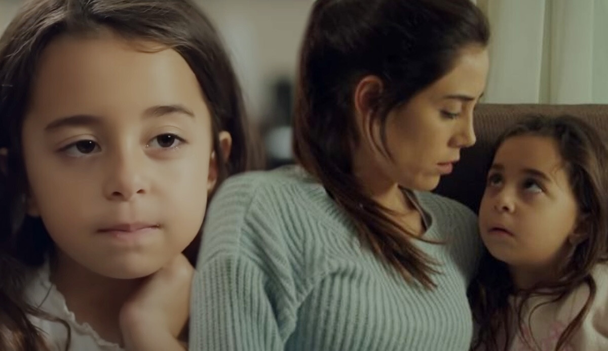 Oyuncu Beren Gökyıldız, mezuniyet fotoğraflarını paylaştı… Görenler hayret etti: Ne ara bu kadar büyüdün Oyuncu Beren Gökyıldız, mezuniyet fotoğraflarını paylaştı… Görenler hayret etti: Ne ara bu kadar büyüdün