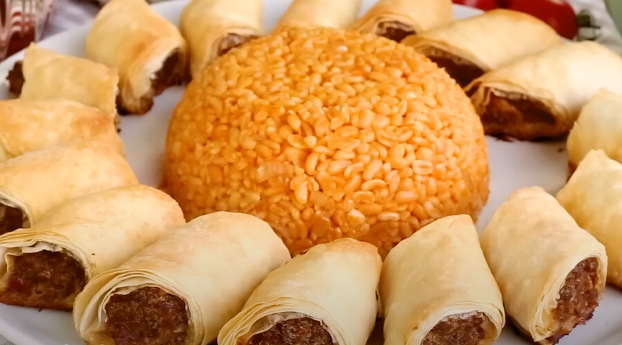 Tereyağlı ve salçalı sosuyla tadına doyum olmuyor… Pratik beyti tarifi aşçılara taş çıkartıyor Tereyağlı ve salçalı sosuyla tadına doyum olmuyor… Pratik beyti tarifi aşçılara taş çıkartıyor