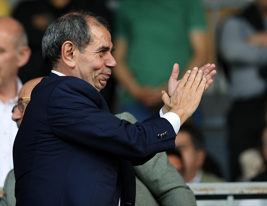 Galatasaraylı taraftarları heyecanlandıran gelişme: Dursun Özbek canlı yayında 2 transfer açıkladı