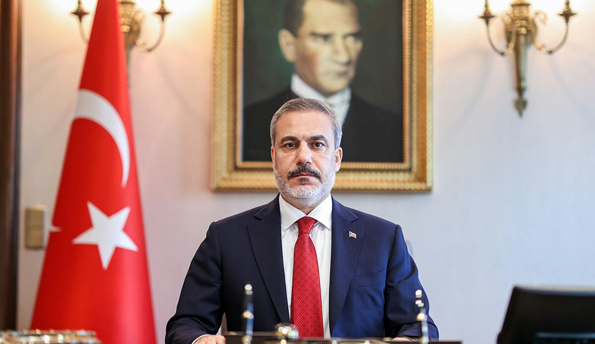 Hakan Fidan Avrupa manşetlerinde: Alman öve öve bitiremedi Hakan Fidan Avrupa manşetlerinde: Alman öve öve bitiremedi