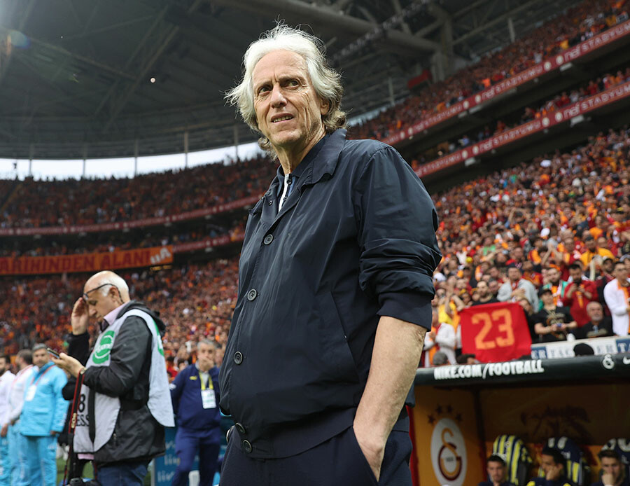Okan Buruk'tan Jorge Jesus'a olay gönderme: Çok fazla lig görmüş bir hoca değil