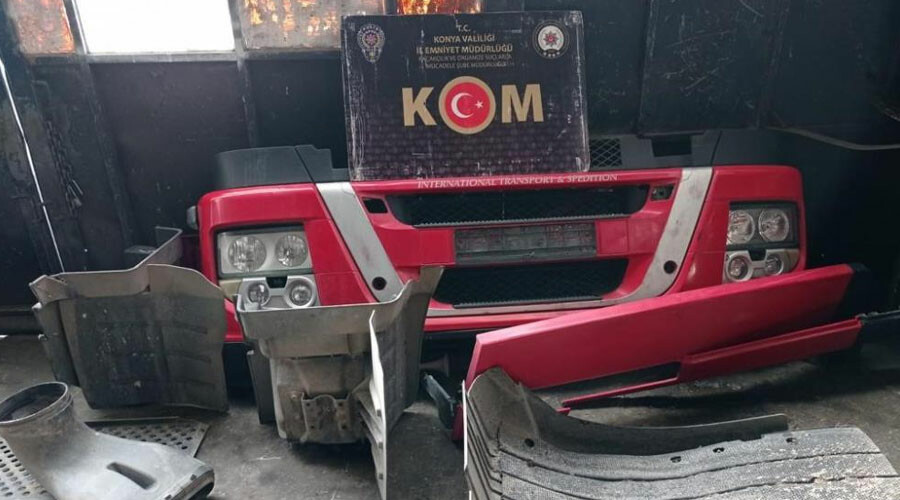 Uluslararası oto kaçakçılarına 'fren' operasyonu! Ali Yerlikaya duyurdu: Çok sayıda gözaltı