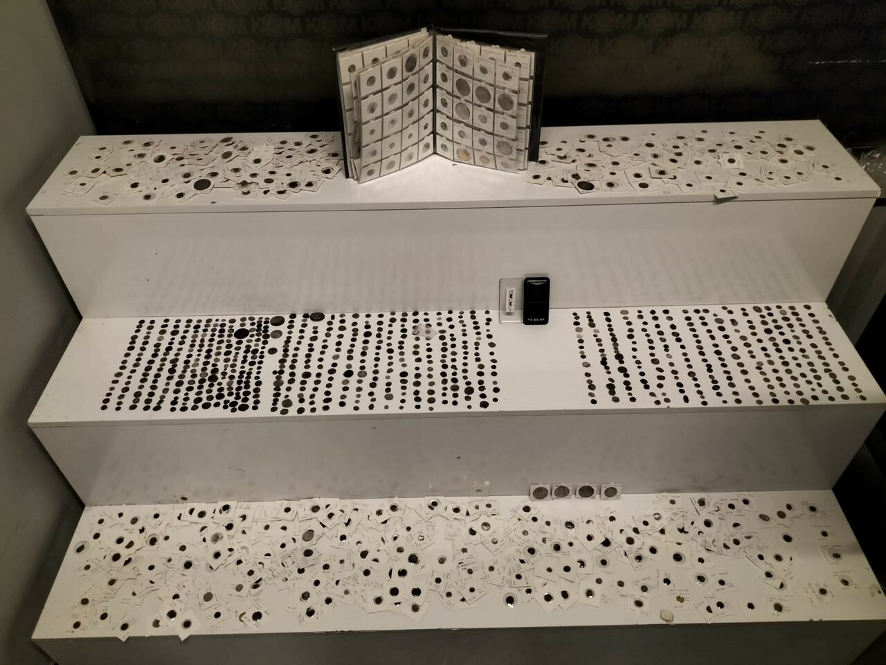 Çelik kasadan para değil, tarihi servet çıktı! Hırsızlar paraları kaçıramadan yakalandı