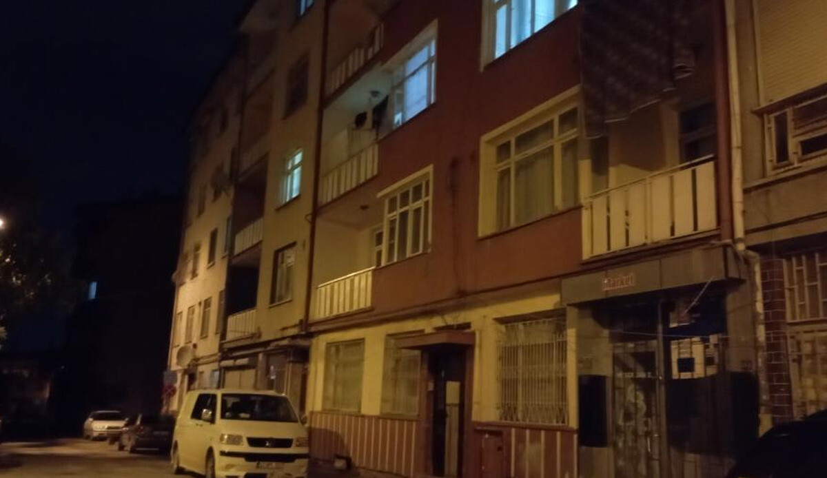 Böyle evlat olmaz olsun! Sevgilisini eve kabul etmeyen annesini döverek hastanelik etti Böyle evlat olmaz olsun! Sevgilisini eve kabul etmeyen annesini döverek hastanelik etti