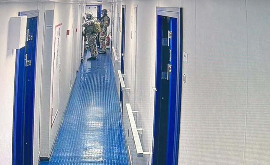 Türk mürettabatı rehin alındı