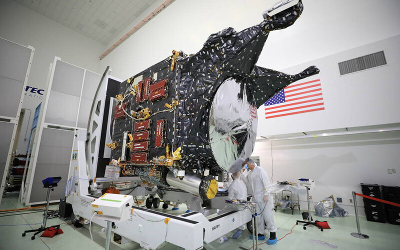 <p>Mars ve Jüpiter arasındaki asteroit kuşağı, temelde Güneş sisteminin arta kalanlarıdır ancak <strong>kuşaktaki mineral zenginliğinin Dünya'daki her insan için 100 milyar dolarlık bir çek kesmeye tekabül ettiği</strong> tahmin ediliyor. Tabii ki, bunların hepsi potansiyel zenginliktir. Onu toplamak başka bir konu ancak birkaç şirket ticari asteroit madenciliğiyle uğraşıyor.</p>