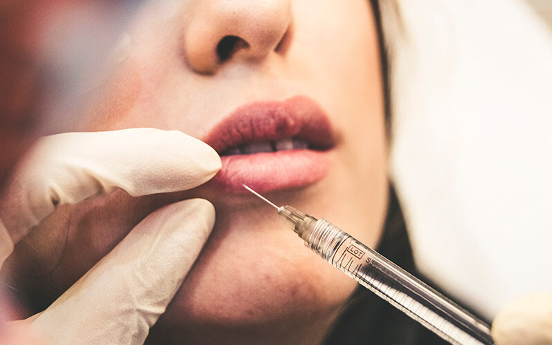 <p>60 yaşına gelindiğinde, tipik bir insandaki taurin seviyelerinin beş yaşındakilerde görülenin üçte birine düştüğünü buldular. Ardından ekip, taurin alımının orta yaşlı fareler üzerindeki etkisini test etmeye başladı. </p>