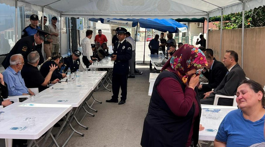 Bakan Yerlikaya duyurdu: Hatay'da geçici görevli komiser yardımcısı Selim Serikaya şehit oldu Bakan Yerlikaya duyurdu: Hatay'da geçici görevli komiser yardımcısı Selim Serikaya şehit oldu