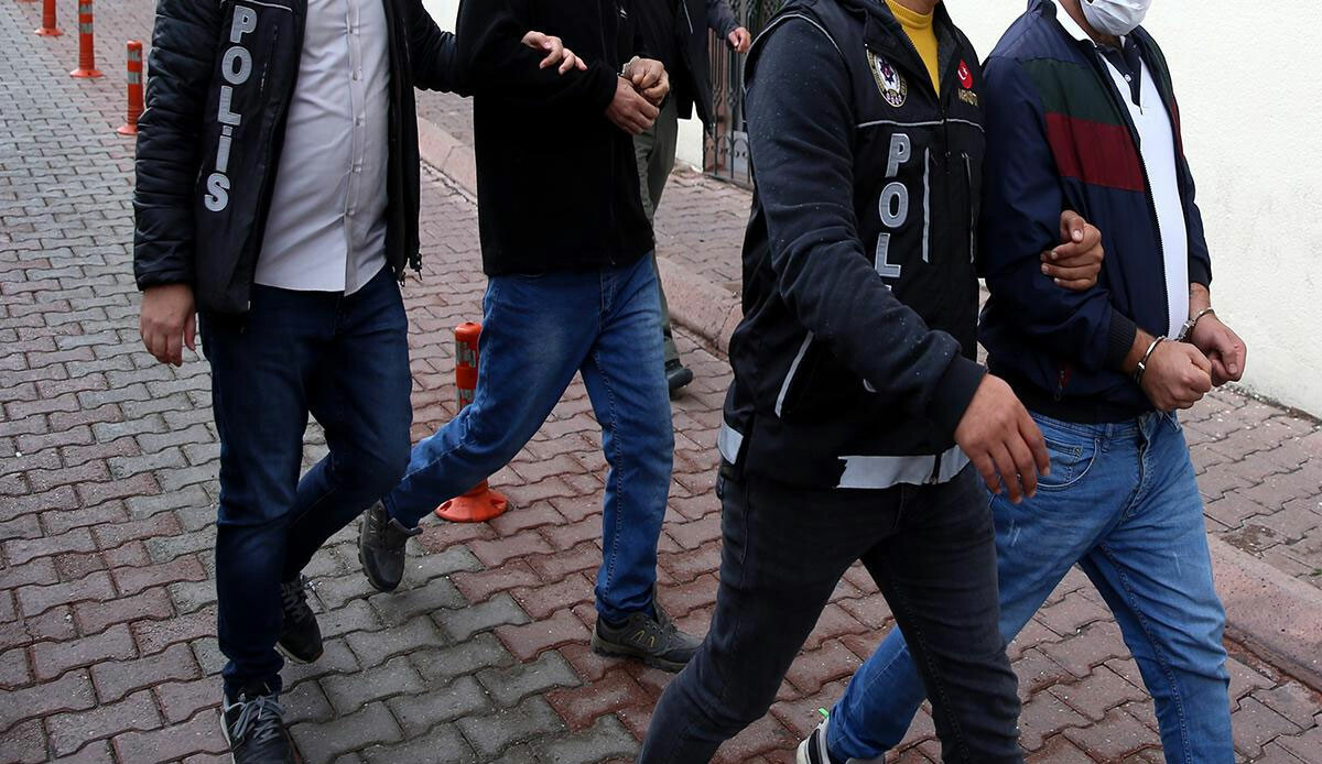 Göçmen kaçakçılarına operasyon: Çok sayıda kişi gözaltına alındı