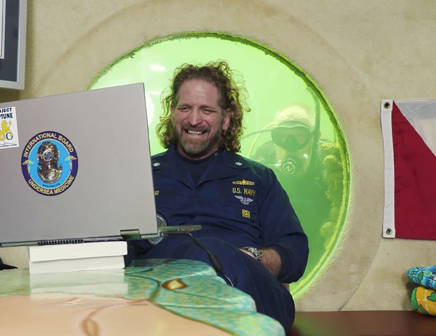 ABD'li bilim adamı rekor kırdı: Deniz altında 100 gün!