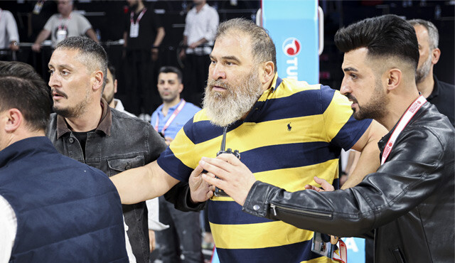 Fenerbahçeli yönetici Sertaç Komsuoğlu'na Anadolu Efes faturası kesildi; 77 bin TL Fenerbahçeli yönetici Sertaç Komsuoğlu'na Anadolu Efes faturası kesildi; 77 bin TL