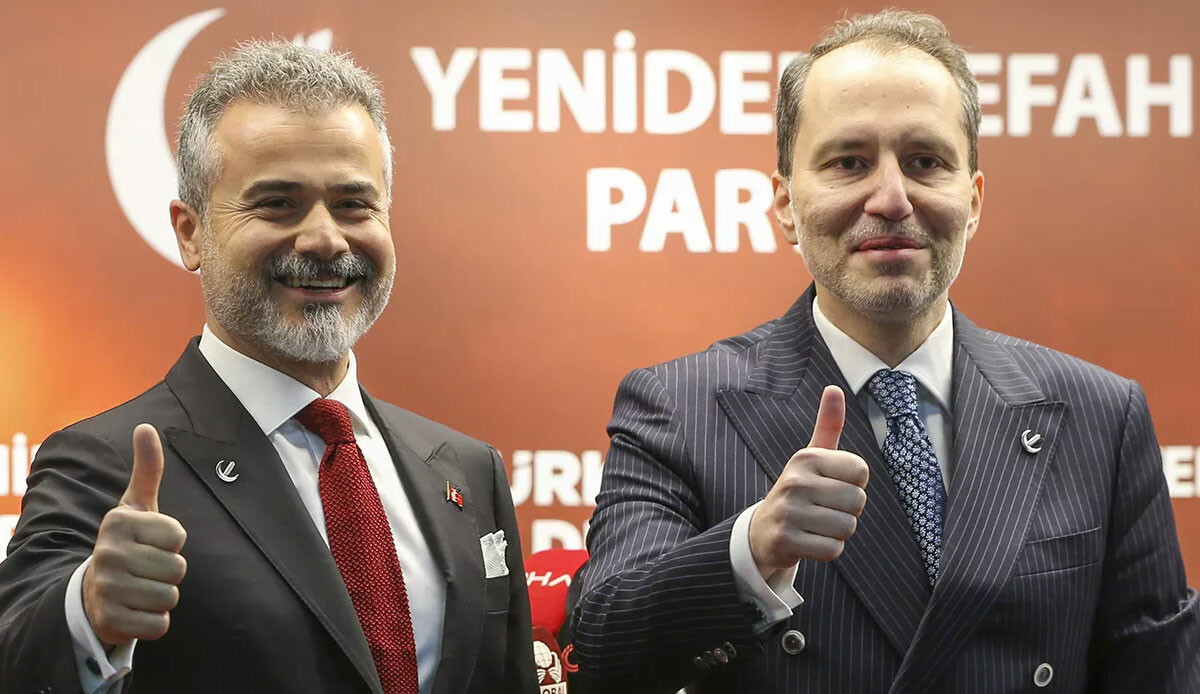 AK Parti'den YRP'ye transfer... Eski Bakan Kılıç'a rozetini Fatih Erbakan taktı AK Parti'den YRP'ye transfer... Eski Bakan Kılıç'a rozetini Fatih Erbakan taktı