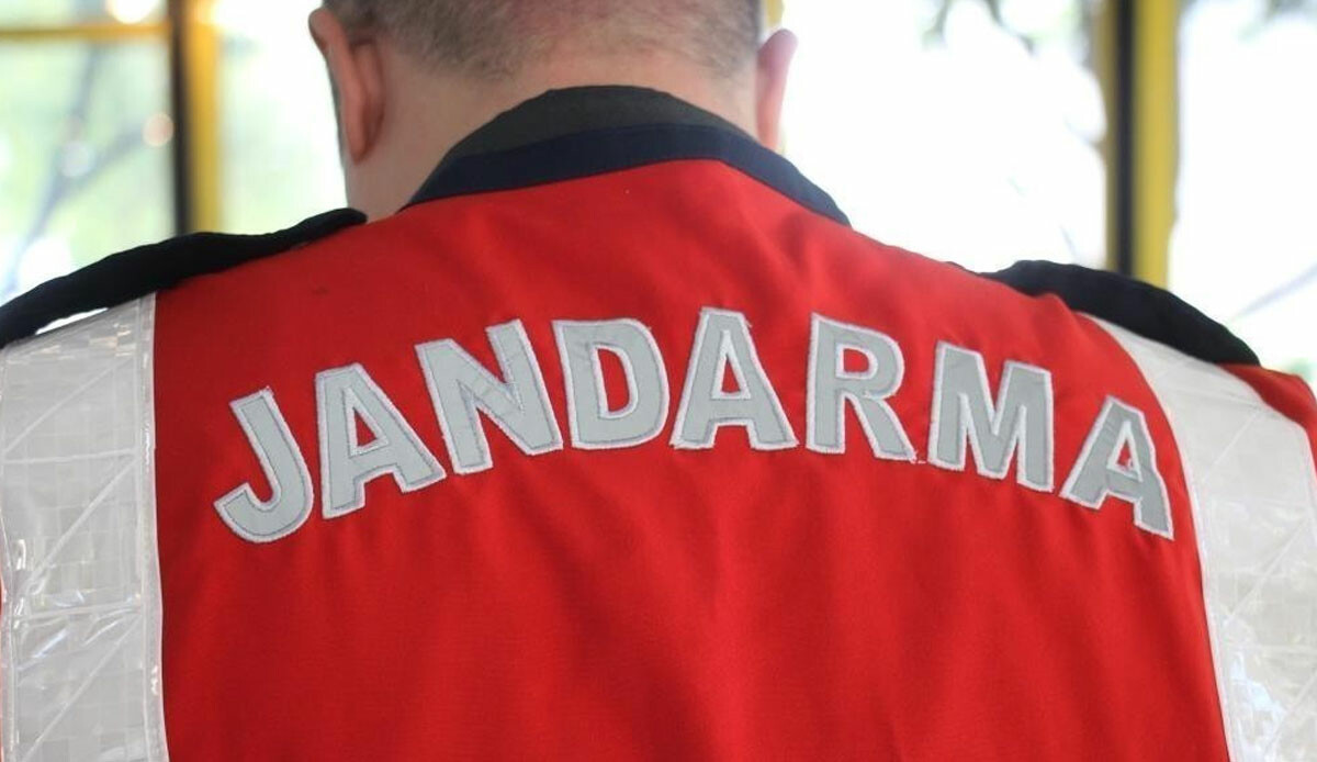 10 yıl 5 ay hapis cezasıyla aranıyordu… Hapishanede yakalandı!