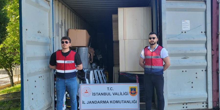 Cumhuriyet tarihinin en yüksek miktarı: 1 milyar dolar sahte para Maslak Kışlası'nda sergilendi