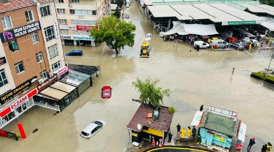 Ankara’yı sel vurdu! Vali Şahin vatandaşları uyardı: Bugün bu yollar trafiğe kapalı Ankara’yı sel vurdu! Vali Şahin vatandaşları uyardı: Bugün bu yollar trafiğe kapalı