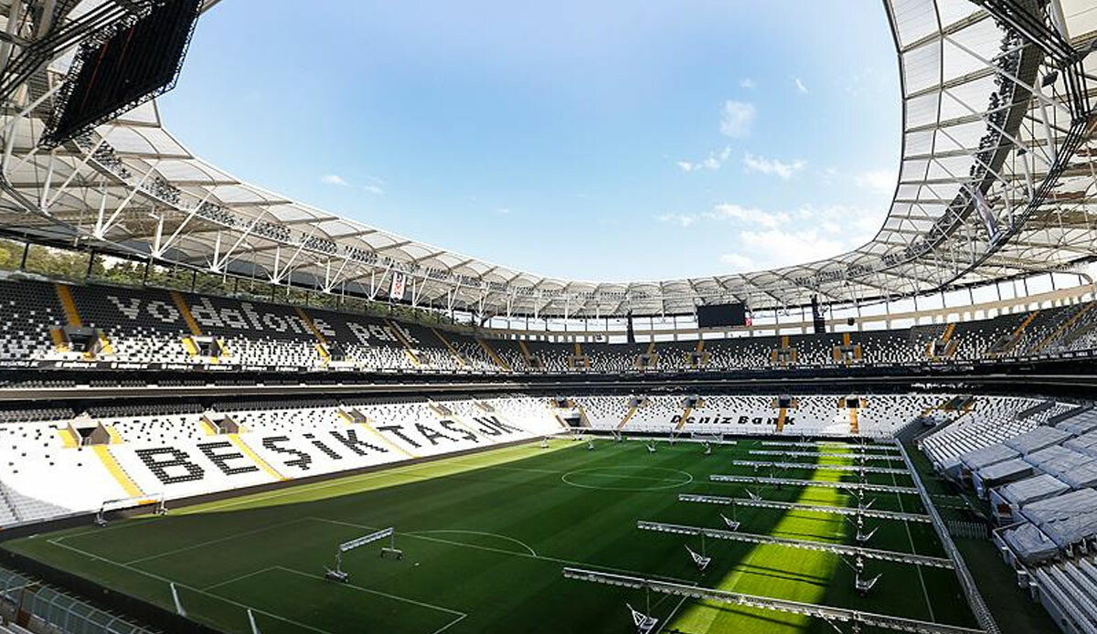Beşiktaş'ta yeni sezon kombine yenileme dönemi başladı Beşiktaş'ta yeni sezon kombine yenileme dönemi başladı