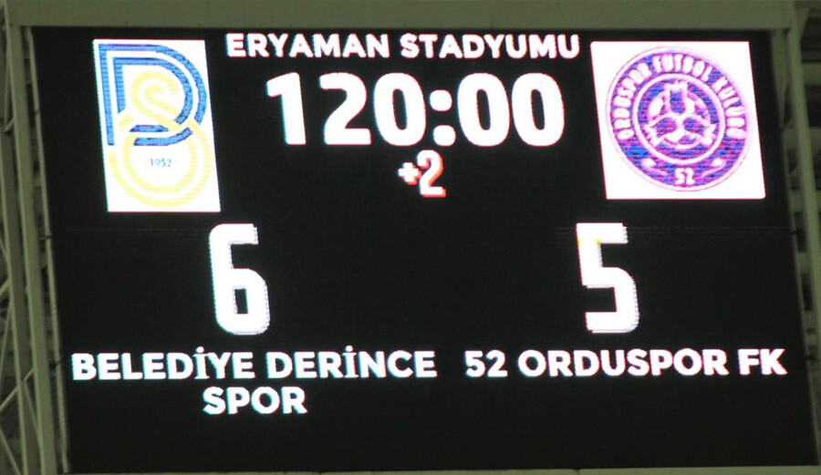 Belediye Derincespor 52 Orduspor'u penaltılarla geçerek TFF 2. Lig'e yükseldi