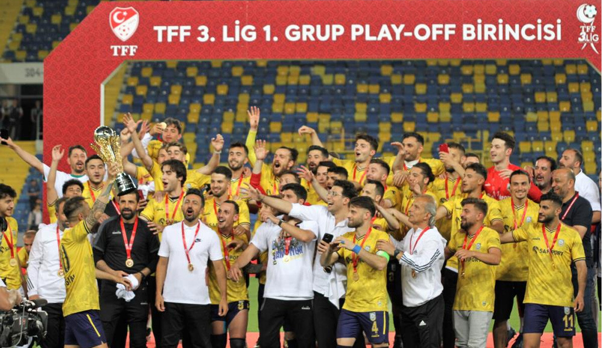 Belediye Derincespor 52 Orduspor'u penaltılarla geçerek TFF 2. Lig'e yükseldi Belediye Derincespor 52 Orduspor'u penaltılarla geçerek TFF 2. Lig'e yükseldi