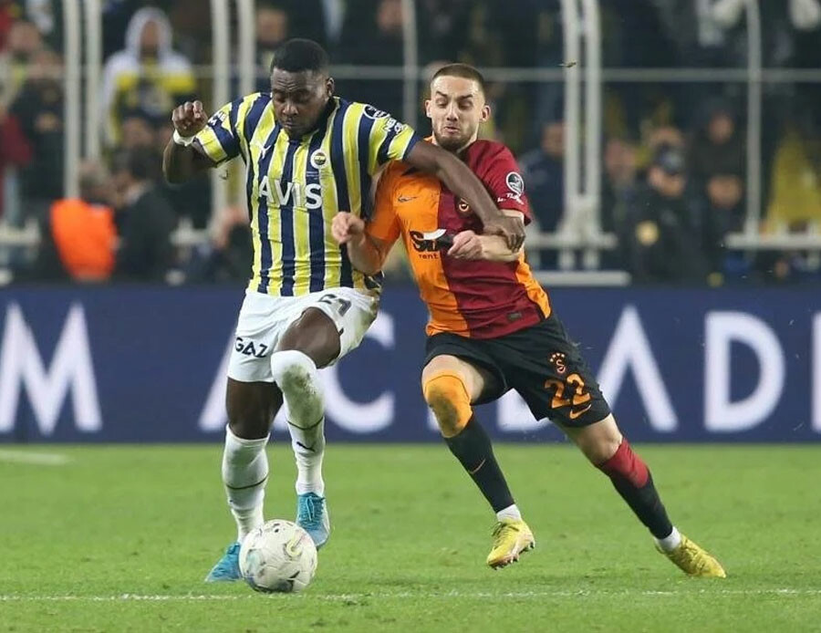 Fenerbahçe'de ayrılıklar peş peşe geliyor! Osayi Samuel Fransa'ya gidiyor Fenerbahçe'de ayrılıklar peş peşe geliyor! Osayi Samuel Fransa'ya gidiyor