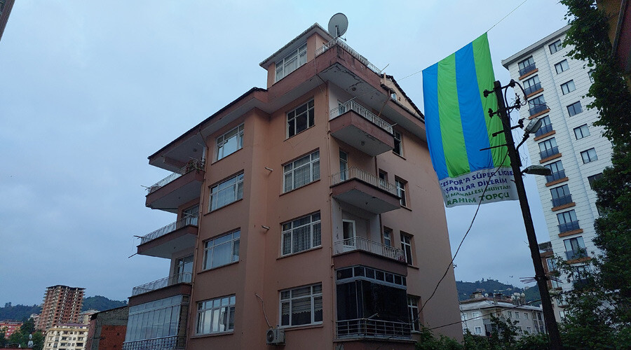 Rize'de CHP’li eski başkan beşinci kattan düştü
