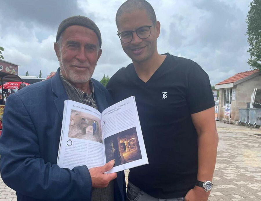 Alex de Souza Kapadokya'yı gezip, çanak çömlek yaptı Alex de Souza Kapadokya'yı gezip, çanak çömlek yaptı