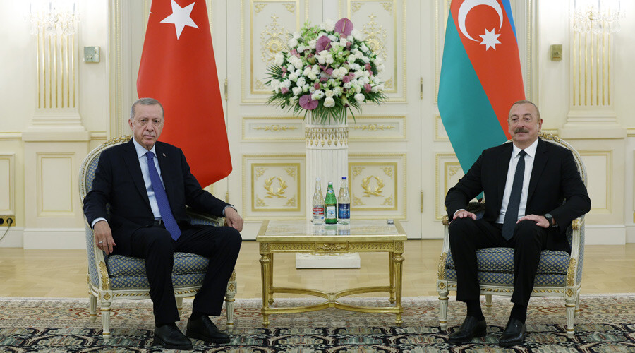 Cumhurbaşkanı Erdoğan'dan Azerbaycan'da dünyaya 'Şuşa' mesajı: Konsolosluk için Hakan Fidan'a talimat verdi Cumhurbaşkanı Erdoğan'dan Azerbaycan'da dünyaya 'Şuşa' mesajı: Konsolosluk için Hakan Fidan'a talimat verdi