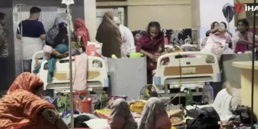 Bangladeş'te dang humması salgını: Son 24 saate 211 vaka, hastane koridorları doldu Bangladeş'te dang humması salgını: Son 24 saate 211 vaka, hastane koridorları doldu