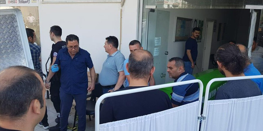 Kadın doktor çalıştığı aile sağlığı merkezinde eşi tarafından öldürüldü