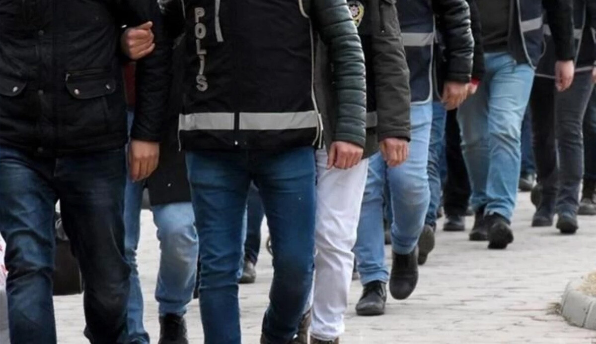Sondakika! FETÖ'nün Kara Kuvvetleri ve Jandarma Genel Komutanlığındaki yapılanmasına operasyon Sondakika! FETÖ'nün Kara Kuvvetleri ve Jandarma Genel Komutanlığındaki yapılanmasına operasyon