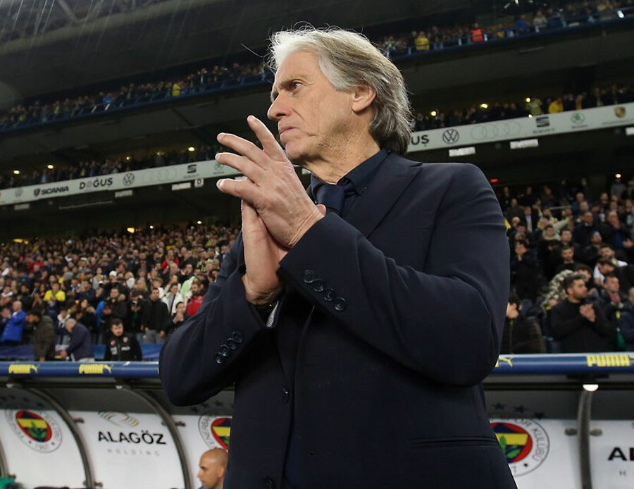Jorge Jesus'tan Galatasaray'ı üzecek hamle! Yıldız oyuncuyu yeni takımına götürüyor Jorge Jesus'tan Galatasaray'ı üzecek hamle! Yıldız oyuncuyu yeni takımına götürüyor