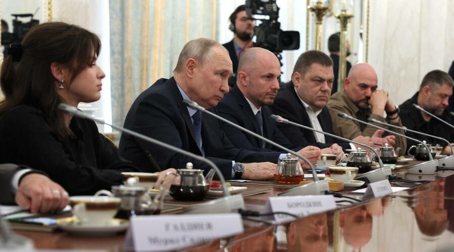 Putin'den Ukrayna'ya sert mesaj: Savunma sanayisi yakında tarihe karışacak