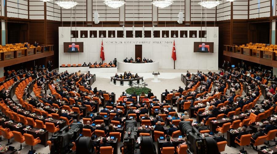 TBMM'nin yeni Başkanı Kurtulmuş'tan ilk konuşma! 'Büyük Türkiye' mesajı dikkat çekti TBMM'nin yeni Başkanı Kurtulmuş'tan ilk konuşma! 'Büyük Türkiye' mesajı dikkat çekti