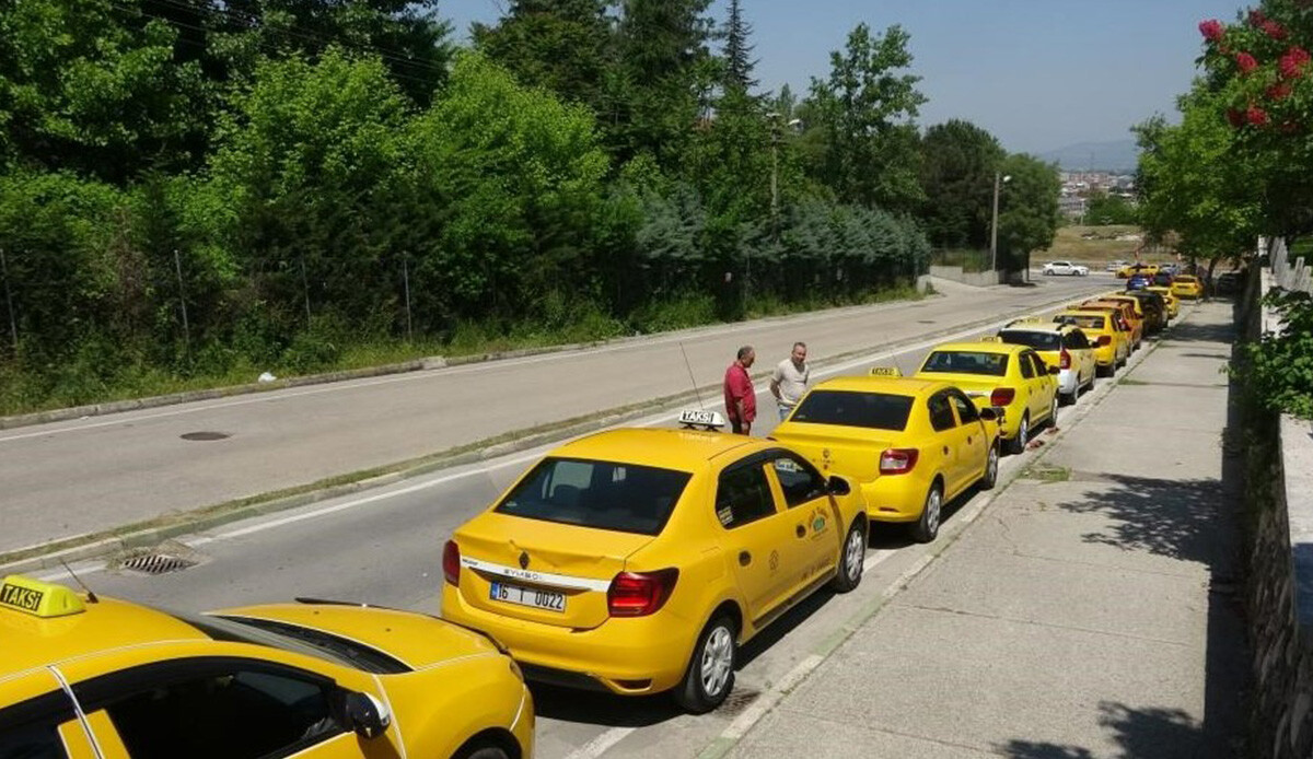 Bursa'da taksi ücretlerine yüzde 50 zam geldi Bursa'da taksi ücretlerine yüzde 50 zam geldi