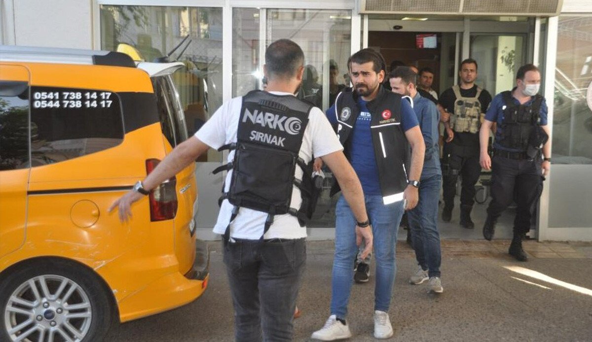 Şırnak merkezli 3 ilde operasyon: 65 gözaltı Şırnak merkezli 3 ilde operasyon: 65 gözaltı