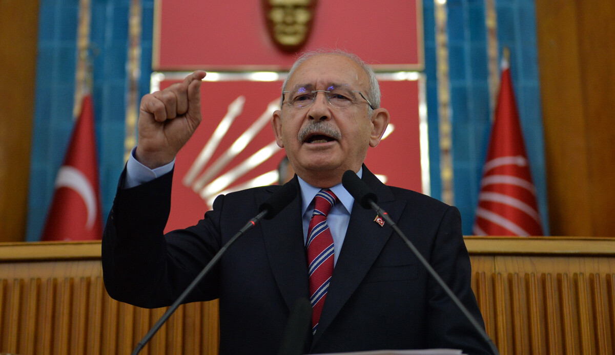 Kılıçdaroğlu'ndan 'devam ediyorum' çıkışı: İstifa isteyene satılık dedi Kılıçdaroğlu'ndan 'devam ediyorum' çıkışı: İstifa isteyene satılık dedi