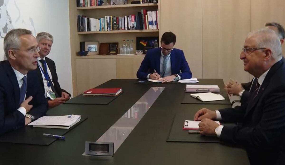Bakan Güler, NATO Genel Sekreteri Stoltenberg ile görüştü Bakan Güler, NATO Genel Sekreteri Stoltenberg ile görüştü
