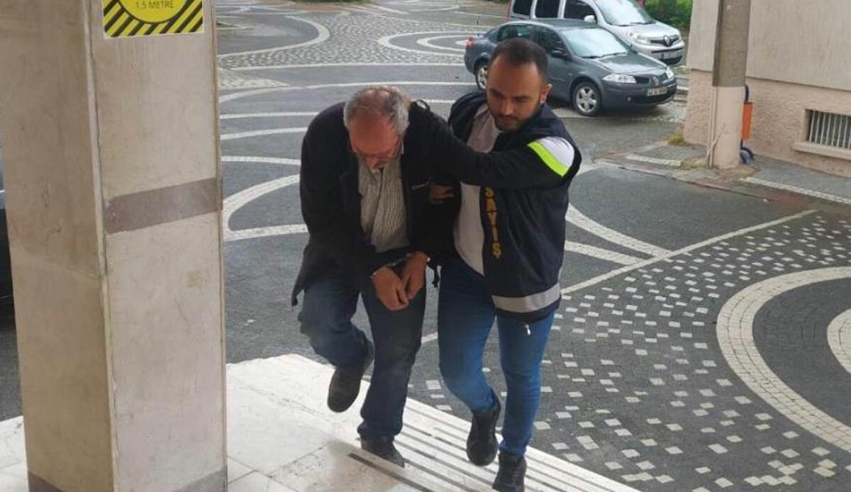 Akıllara durgunluk veren olay! Kendisini bıçaklayan oğlunu tüfekle vurdu Akıllara durgunluk veren olay! Kendisini bıçaklayan oğlunu tüfekle vurdu